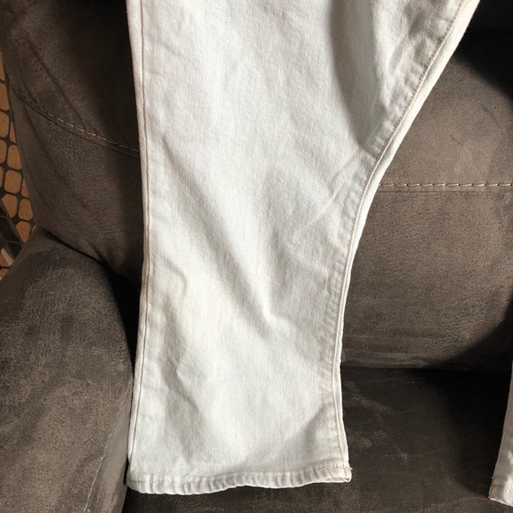 Gap 1969 Flare Crop Jeans. - Picture 6 of 6